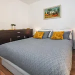 Neda Apartment